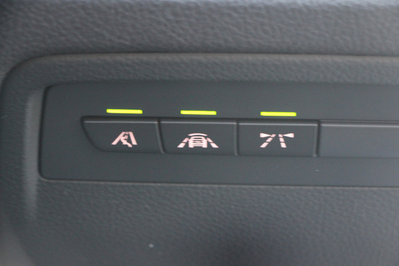 BMW 3シリーズ 320i ｸﾞﾗﾝﾂｰﾘｽﾓ Mｽﾎﾟｰﾂ 後期 新ｴﾝｼﾞﾝ LEDﾍｯﾄﾞﾗｲﾄ&ﾃｰﾙ 追従ACC ﾚｰﾝﾁｪﾝｼﾞ警告 衝突軽減ﾌﾞﾚｰｷ 車線逸脱警告 歩行者警告 iﾄﾞﾗｲﾌﾞHDDﾅﾋﾞ電動ﾄﾗﾝｸ ｽﾏｰﾄｷｰ 専用ｴｱﾛ 19AW ﾊﾟﾄﾞﾙｼﾌﾄ 2年保証