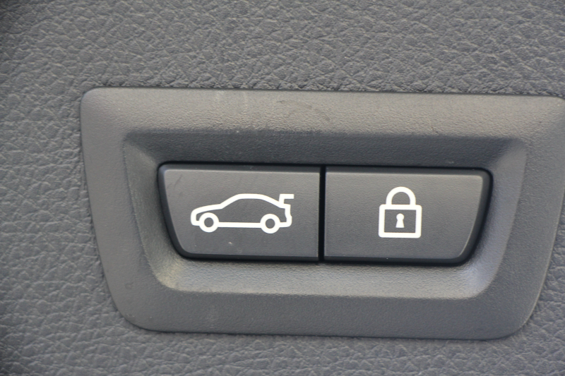 BMW 3シリーズ 320i ｸﾞﾗﾝﾂｰﾘｽﾓ Mｽﾎﾟｰﾂ 後期 新ｴﾝｼﾞﾝ LEDﾍｯﾄﾞﾗｲﾄ&ﾃｰﾙ 追従ACC ﾚｰﾝﾁｪﾝｼﾞ警告 衝突軽減ﾌﾞﾚｰｷ 車線逸脱警告 歩行者警告 iﾄﾞﾗｲﾌﾞHDDﾅﾋﾞ電動ﾄﾗﾝｸ ｽﾏｰﾄｷｰ 専用ｴｱﾛ 19AW ﾊﾟﾄﾞﾙｼﾌﾄ 2年保証