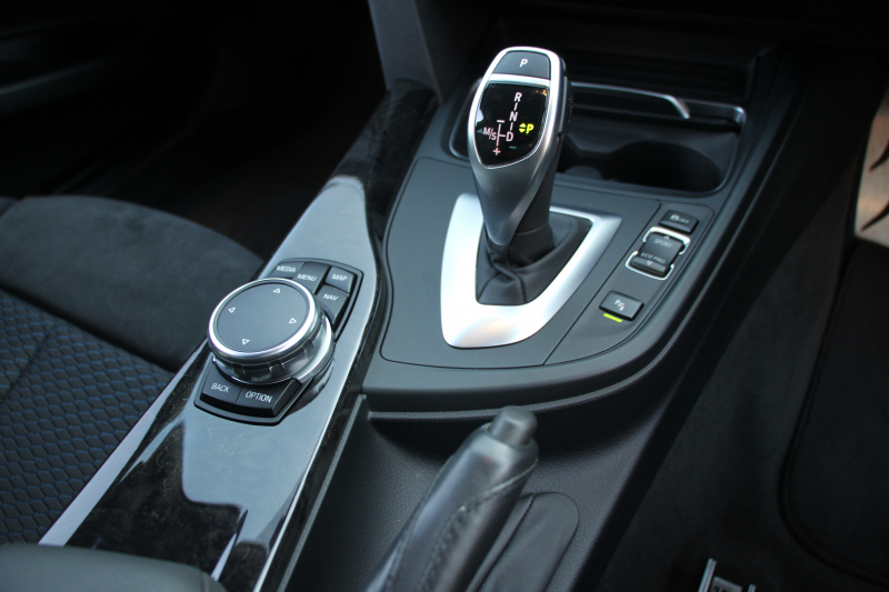 BMW 3シリーズ 320i ｸﾞﾗﾝﾂｰﾘｽﾓ Mｽﾎﾟｰﾂ 後期 新ｴﾝｼﾞﾝ LEDﾍｯﾄﾞﾗｲﾄ&ﾃｰﾙ 追従ACC ﾚｰﾝﾁｪﾝｼﾞ警告 衝突軽減ﾌﾞﾚｰｷ 車線逸脱警告 歩行者警告 iﾄﾞﾗｲﾌﾞHDDﾅﾋﾞ電動ﾄﾗﾝｸ ｽﾏｰﾄｷｰ 専用ｴｱﾛ 19AW ﾊﾟﾄﾞﾙｼﾌﾄ 2年保証