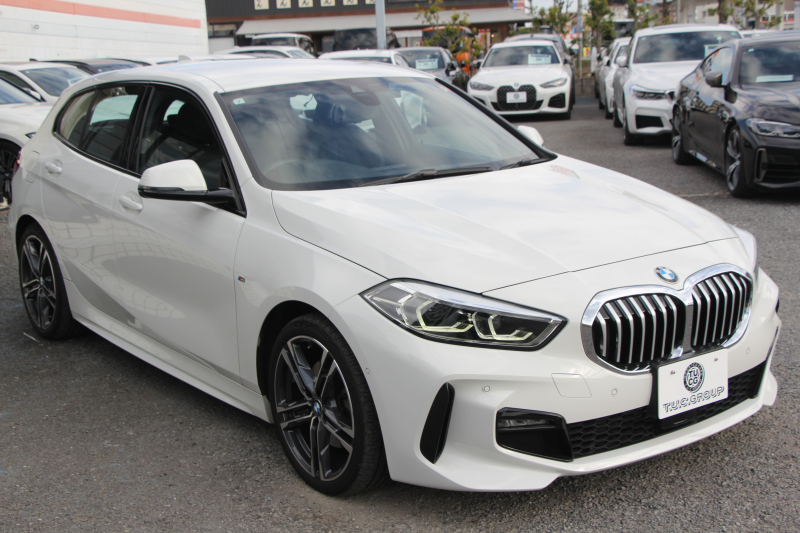 BMW 1シリーズ 118d Mｽﾎﾟｰﾂ ｴﾃﾞｨｼｮﾝｼﾞｮｲﾌﾟﾗｽ ｺﾝﾌｫｰﾄP 1ｵｰﾅ 追従ACC 電動ﾘｱｹﾞｰﾄ idriveﾅﾋﾞｹﾞｰｼｮﾝP BMWﾗｲﾌﾞｺｯｸﾋﾟｯﾄ ｱｯﾌﾟﾙｶｰﾌﾟﾚｲ ﾒﾓﾘｰ付電動ﾊｰﾌﾚｻﾞｰ ｽﾄﾚｰｼﾞﾊﾟｯｹｰｼﾞｲﾙﾐﾎﾞｽﾄﾝﾄﾘﾑ LEDﾍｯﾄﾞﾗｲﾄ Pｱｼｽﾄ 18AW 専用ｴｱﾛ 2年保証