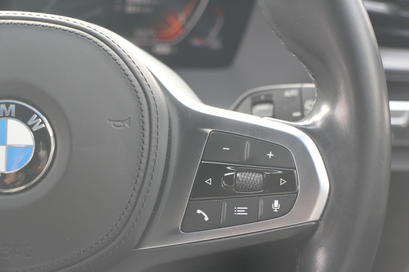 BMW 1シリーズ 118d Mｽﾎﾟｰﾂ ｴﾃﾞｨｼｮﾝｼﾞｮｲﾌﾟﾗｽ ｺﾝﾌｫｰﾄP 1ｵｰﾅ 追従ACC 電動ﾘｱｹﾞｰﾄ idriveﾅﾋﾞｹﾞｰｼｮﾝP BMWﾗｲﾌﾞｺｯｸﾋﾟｯﾄ ｱｯﾌﾟﾙｶｰﾌﾟﾚｲ ﾒﾓﾘｰ付電動ﾊｰﾌﾚｻﾞｰ ｽﾄﾚｰｼﾞﾊﾟｯｹｰｼﾞｲﾙﾐﾎﾞｽﾄﾝﾄﾘﾑ LEDﾍｯﾄﾞﾗｲﾄ Pｱｼｽﾄ 18AW 専用ｴｱﾛ 2年保証