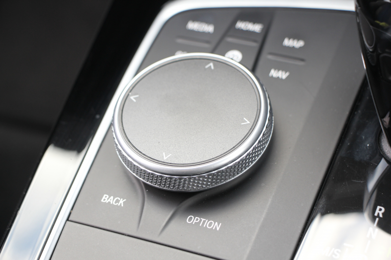 BMW 1シリーズ 118d Mｽﾎﾟｰﾂ ｴﾃﾞｨｼｮﾝｼﾞｮｲﾌﾟﾗｽ ｺﾝﾌｫｰﾄP 1ｵｰﾅ 追従ACC 電動ﾘｱｹﾞｰﾄ idriveﾅﾋﾞｹﾞｰｼｮﾝP BMWﾗｲﾌﾞｺｯｸﾋﾟｯﾄ ｱｯﾌﾟﾙｶｰﾌﾟﾚｲ ﾒﾓﾘｰ付電動ﾊｰﾌﾚｻﾞｰ ｽﾄﾚｰｼﾞﾊﾟｯｹｰｼﾞｲﾙﾐﾎﾞｽﾄﾝﾄﾘﾑ LEDﾍｯﾄﾞﾗｲﾄ Pｱｼｽﾄ 18AW 専用ｴｱﾛ 2年保証