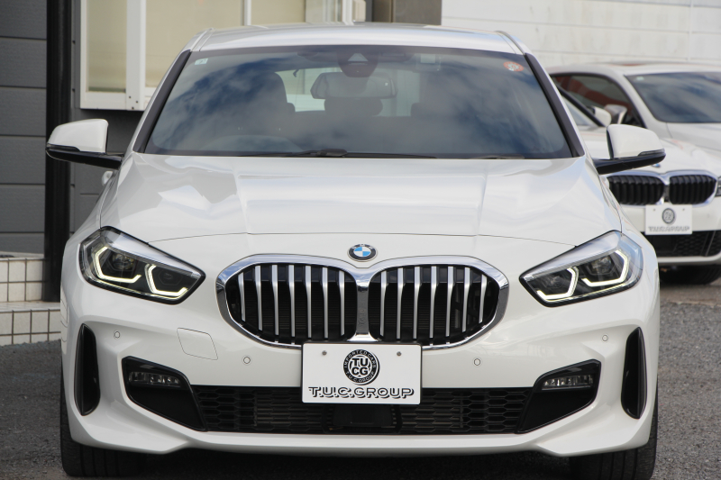BMW 1シリーズ 118d Mｽﾎﾟｰﾂ ｴﾃﾞｨｼｮﾝｼﾞｮｲﾌﾟﾗｽ ｺﾝﾌｫｰﾄP 1ｵｰﾅ 追従ACC 電動ﾘｱｹﾞｰﾄ idriveﾅﾋﾞｹﾞｰｼｮﾝP BMWﾗｲﾌﾞｺｯｸﾋﾟｯﾄ ｱｯﾌﾟﾙｶｰﾌﾟﾚｲ ﾒﾓﾘｰ付電動ﾊｰﾌﾚｻﾞｰ ｽﾄﾚｰｼﾞﾊﾟｯｹｰｼﾞｲﾙﾐﾎﾞｽﾄﾝﾄﾘﾑ LEDﾍｯﾄﾞﾗｲﾄ Pｱｼｽﾄ 18AW 専用ｴｱﾛ 2年保証