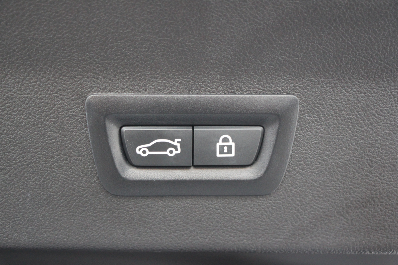 BMW X4 M40i 1ｵｰﾅ ﾊﾟﾉﾗﾏｻﾝﾙｰﾌ 全席ﾋｰﾀｰ黒革 360馬力 直6ﾀｰﾎﾞｱﾀﾞﾌﾟﾃｨﾌﾞMｻｽ Mspﾌﾞﾚｰｷ 液晶ﾒｰﾀｰ 360度ｶﾒﾗ Pｱｼｽﾄ ﾀｯﾁ画面HDDﾅﾋﾞTV LEDﾍｯﾄﾞﾗｲﾄ ｵｰﾄﾊｲﾋﾞｰﾑ 電動ﾄﾗﾝｸ 専用21AW&ﾃﾞﾌ 2年保証