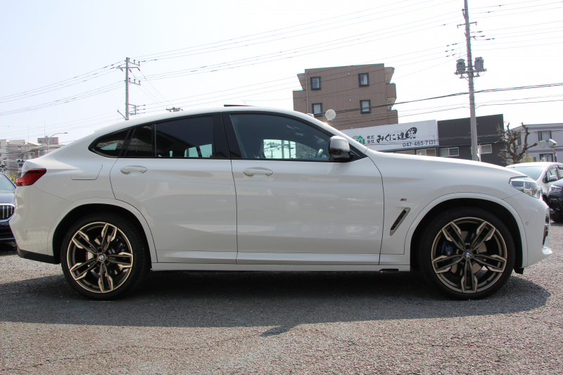 BMW X4 M40i 1ｵｰﾅ ﾊﾟﾉﾗﾏｻﾝﾙｰﾌ 全席ﾋｰﾀｰ黒革 360馬力 直6ﾀｰﾎﾞｱﾀﾞﾌﾟﾃｨﾌﾞMｻｽ Mspﾌﾞﾚｰｷ 液晶ﾒｰﾀｰ 360度ｶﾒﾗ Pｱｼｽﾄ ﾀｯﾁ画面HDDﾅﾋﾞTV LEDﾍｯﾄﾞﾗｲﾄ ｵｰﾄﾊｲﾋﾞｰﾑ 電動ﾄﾗﾝｸ 専用21AW&ﾃﾞﾌ 2年保証