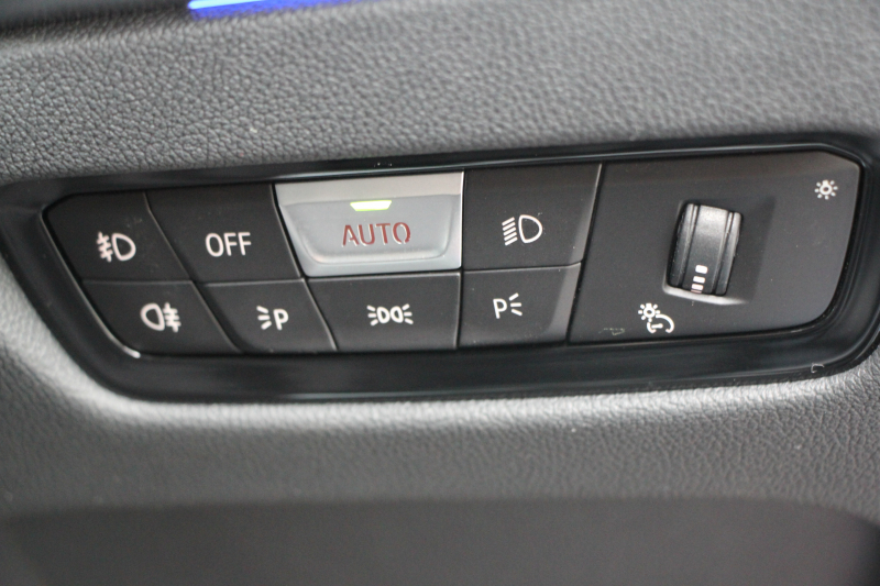 BMW 3シリーズ 320d Xdrive Mｽﾎﾟｰﾂ ｴﾃﾞｨｼｮﾝｻﾝﾗｲｽﾞ50台限定車 ﾋｰﾀｰ黒革 ﾚｰｻﾞｰﾗｲﾄ ｱﾀﾞﾌﾟﾃｨﾌﾞMｻｽ 専用19AW Mﾘｱｽﾎﾟｲﾗｰ Mｼｰﾄﾍﾞﾙﾄ 追従ACC ｽﾃｱﾘﾝｸﾞｻﾎﾟｰﾄ BMWﾗｲﾌﾞｺｯｸﾋﾟｯﾄﾞｱｯﾌﾟﾙｶｰﾌﾟﾚｲ ﾜｲﾔﾚｽ充電 2年保証