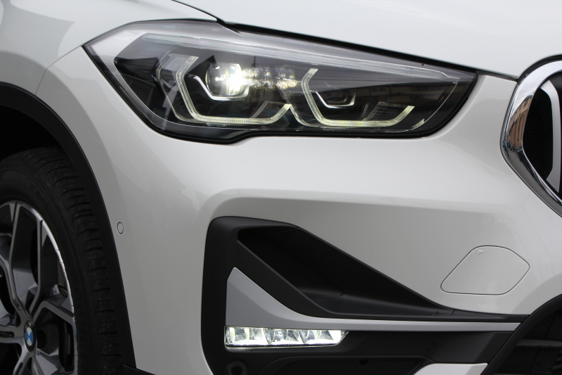 BMW X1 Xdrive18d Xﾗｲﾝ ｴﾃﾞｨｼｮﾝｼﾞｮｲﾌﾟﾗｽ ﾊｲﾗｲﾝ&ｺﾝﾌｫｰﾄP 後期 ﾌｪｲｽﾘﾌﾄ後 真珠色 ﾋｰﾀｰ黒革 追従ACC ﾌﾙｾｸﾞTV LEDﾍｯﾄﾞﾗｲﾄ 電動ﾄﾗﾝｸ ﾀｯﾁ画面HDDﾅﾋﾞ衝突軽減ﾌﾞﾚｰｷ 車線逸脱警告 歩行者警告 専用18AW ｳｯﾄﾞﾊﾟﾈﾙ 2年保証