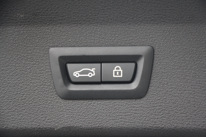 BMW X1 Xdrive18d Xﾗｲﾝ ｴﾃﾞｨｼｮﾝｼﾞｮｲﾌﾟﾗｽ ﾊｲﾗｲﾝ&ｺﾝﾌｫｰﾄP 後期 ﾌｪｲｽﾘﾌﾄ後 真珠色 ﾋｰﾀｰ黒革 追従ACC ﾌﾙｾｸﾞTV LEDﾍｯﾄﾞﾗｲﾄ 電動ﾄﾗﾝｸ ﾀｯﾁ画面HDDﾅﾋﾞ衝突軽減ﾌﾞﾚｰｷ 車線逸脱警告 歩行者警告 専用18AW ｳｯﾄﾞﾊﾟﾈﾙ 2年保証