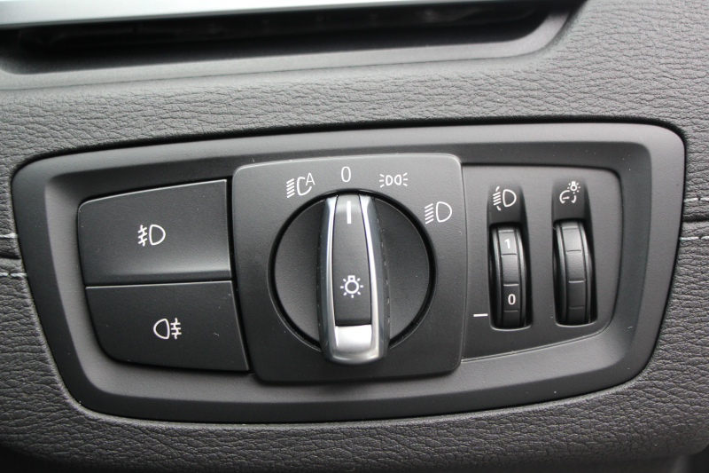 BMW X1 Xdrive18d Xﾗｲﾝ ｴﾃﾞｨｼｮﾝｼﾞｮｲﾌﾟﾗｽ ﾊｲﾗｲﾝ&ｺﾝﾌｫｰﾄP 後期 ﾌｪｲｽﾘﾌﾄ後 真珠色 ﾋｰﾀｰ黒革 追従ACC ﾌﾙｾｸﾞTV LEDﾍｯﾄﾞﾗｲﾄ 電動ﾄﾗﾝｸ ﾀｯﾁ画面HDDﾅﾋﾞ衝突軽減ﾌﾞﾚｰｷ 車線逸脱警告 歩行者警告 専用18AW ｳｯﾄﾞﾊﾟﾈﾙ 2年保証