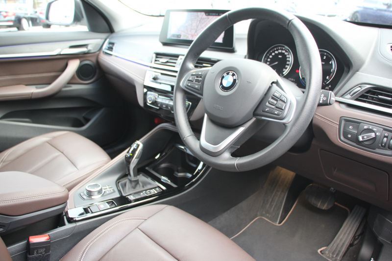 BMW X1 Xdrive18d Xﾗｲﾝ ﾊｲﾗｲﾝ&ｺﾝﾌｫｰﾄP 後期 ﾌｪｲｽﾘﾌﾄ後 1ｵｰﾅ ﾋｰﾀｰ茶革 追従ACC LEDﾍｯﾄﾞﾗｲﾄ&ﾃｰﾙ 電動ﾄﾗﾝｸ ﾌﾙｾｸﾞTV ﾀｯﾁ画面HDDﾅﾋﾞPｱｼｽﾄ 衝突軽減ﾌﾞﾚｰｷ 車線逸脱警告 歩行者警告 専用18AW ｳｯﾄﾞﾊﾟﾈﾙ 2年保証