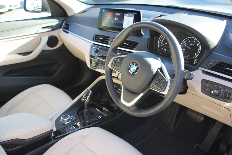 BMW X1 Xdrive18d Xﾗｲﾝ ｴﾃﾞｨｼｮﾝｼﾞｮｲﾌﾟﾗｽ 1ｵｰﾅ ﾊｲﾗｲﾝ&ｺﾝﾌｫｰﾄP 後期 ﾌｪｲｽﾘﾌﾄ後 真珠色 ｵｲｽﾀｰﾚｻﾞｰ ｼｰﾄﾋｰﾀｰ 追従ACC LEDﾍｯﾄﾞﾗｲﾄ&ﾃｰﾙ 電動ﾄﾗﾝｸ ﾀｯﾁ画面HDDﾅﾋﾞ衝突軽減ﾌﾞﾚｰｷ 車線逸脱警告 歩行者警告 専用18AW ｳｯﾄﾞﾊﾟﾈﾙ 2年保証
