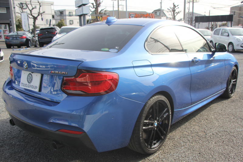 BMW 2シリーズ M240i ｸｰﾍﾟ後期 ﾋｰﾀｰ黒革 追従ACC B58新ｴﾝｼﾞﾝ 直6ﾀｰﾎﾞ340馬力 LEDﾍｯﾄﾞﾗｲﾄ LEDﾃｰﾙ ｱﾀﾞﾌﾟﾃｨﾌﾞMｻｽ 専用ﾌﾞﾚｰｷ ｼﾞｪｯﾄﾌﾞﾗｯｸ18AW ﾀｯﾁ画面HDDﾅﾋﾞPｱｼｽﾄ ﾊﾟﾄﾞﾙｼﾌﾄ 8速AT 衝突軽減ﾌﾞﾚｰｷ 2年保証
