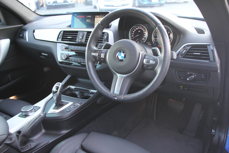 BMW 2シリーズ M240i ｸｰﾍﾟ後期 ﾋｰﾀｰ黒革 追従ACC B58新ｴﾝｼﾞﾝ 直6ﾀｰﾎﾞ340馬力 LEDﾍｯﾄﾞﾗｲﾄ LEDﾃｰﾙ ｱﾀﾞﾌﾟﾃｨﾌﾞMｻｽ 専用ﾌﾞﾚｰｷ ｼﾞｪｯﾄﾌﾞﾗｯｸ18AW ﾀｯﾁ画面HDDﾅﾋﾞPｱｼｽﾄ ﾊﾟﾄﾞﾙｼﾌﾄ 8速AT 衝突軽減ﾌﾞﾚｰｷ 2年保証