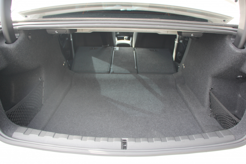 BMW 3シリーズ 330i Mｽﾎﾟｰﾂ ﾃﾞﾋﾞｭｰ&ｺﾝﾌｫｰﾄP 高出力 258馬力 ﾋｰﾀｰ黒革 専用ﾌﾞﾙｰｽﾃｯﾁ HUD 追従ACC ｽﾃｱﾘﾝｸﾞｻﾎﾟｰﾄ Mｽﾎﾟｰﾂﾌﾞﾚｰｷ ﾚｲｽﾞ19AW 3Dﾃﾞｻﾞｲﾝｴｱﾛ LEDﾍｯﾄﾞﾗｲﾄ ｵｰﾄﾊｲﾋﾞｰﾑ 360度ｶﾒﾗ 電動ﾄﾗﾝｸ Hi-fiｽﾋﾟｰｶｰ BMWﾗｲﾌﾞｺｯｸﾋﾟｯﾄ 2年保証