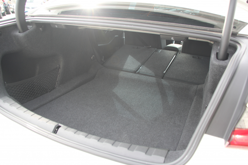 BMW 3シリーズ 330i Mｽﾎﾟｰﾂ ﾃﾞﾋﾞｭｰ&ｺﾝﾌｫｰﾄP 高出力 258馬力 ﾋｰﾀｰ黒革 専用ﾌﾞﾙｰｽﾃｯﾁ HUD 追従ACC ｽﾃｱﾘﾝｸﾞｻﾎﾟｰﾄ Mｽﾎﾟｰﾂﾌﾞﾚｰｷ ﾚｲｽﾞ19AW 3Dﾃﾞｻﾞｲﾝｴｱﾛ LEDﾍｯﾄﾞﾗｲﾄ ｵｰﾄﾊｲﾋﾞｰﾑ 360度ｶﾒﾗ 電動ﾄﾗﾝｸ Hi-fiｽﾋﾟｰｶｰ BMWﾗｲﾌﾞｺｯｸﾋﾟｯﾄ 2年保証