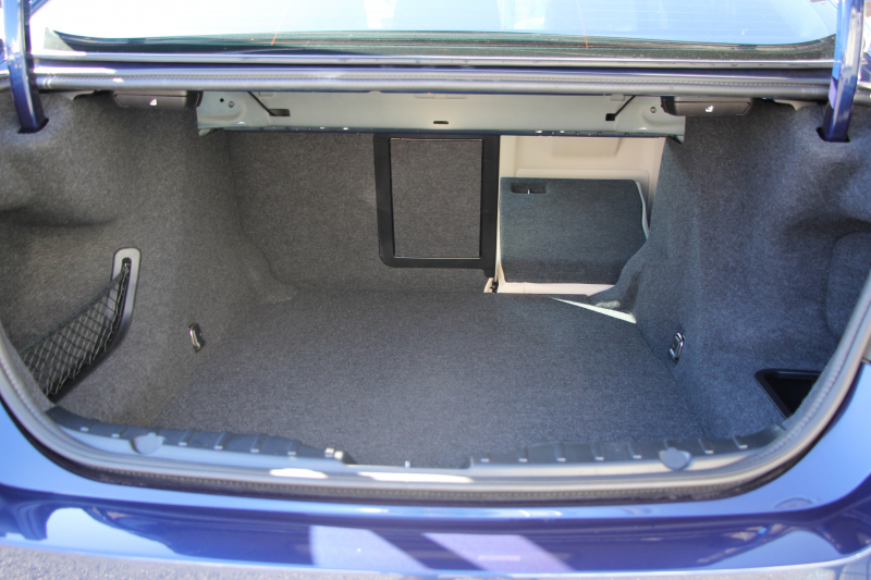 BMW 5シリーズ 523d ｾﾚﾌﾞﾚｰｼｮﾝｴﾃﾞｨｼｮﾝﾊﾞﾛﾝ 限定車 最終ﾓﾃﾞﾙ ｵｲｽﾀｰﾚｻﾞｰ 液晶ﾒｰﾀｰ LEDﾍｯﾄﾞﾗｲﾄ 19AW ｿﾌﾄｸﾛｰｽﾞﾄﾞｱ 電動ﾄﾗﾝｸ 追従ACC ﾚｰﾝﾁｪﾝｼﾞ警告 衝突軽減ﾌﾞﾚｰｷ iﾄﾞﾗｲﾌﾞHDDﾅﾋﾞ地ﾃﾞｼﾞTV Bｶﾒﾗ Mｽﾎﾟｰﾂｴｱﾛ 2年保証