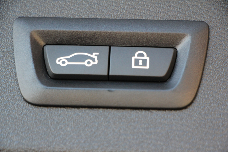 BMW X1 Xdrive18d Mｽﾎﾟｰﾂ ﾊｲﾗｲﾝ ｺﾝﾌｫｰﾄP 4WD 変更後 ﾀｯﾁﾊﾟﾈﾙ対応HDDﾅﾋﾞﾋｰﾀｰ黒革 電動ｼｰﾄ&ﾒﾓﾘｰ 追従ACC HUD Pｱｼｽﾄ Bｶﾒﾗ 電動ﾄﾗﾝｸ 衝突軽減ﾌﾞﾚｰｷ 車線逸脱警告 歩行者警告 LEDﾍｯﾄﾞﾗｲﾄ 2年保証