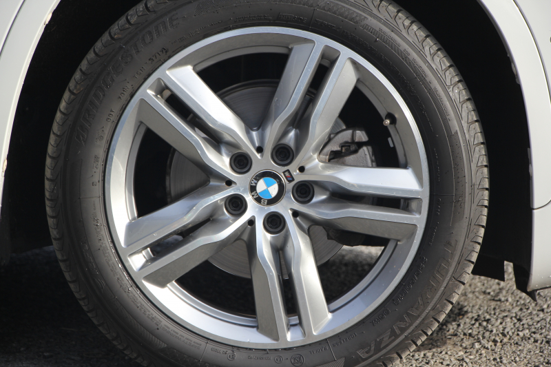 BMW X1 Xdrive18d Mｽﾎﾟｰﾂ ﾊｲﾗｲﾝ ｺﾝﾌｫｰﾄP 4WD 変更後 ﾀｯﾁﾊﾟﾈﾙ対応HDDﾅﾋﾞﾋｰﾀｰ黒革 電動ｼｰﾄ&ﾒﾓﾘｰ 追従ACC HUD Pｱｼｽﾄ Bｶﾒﾗ 電動ﾄﾗﾝｸ 衝突軽減ﾌﾞﾚｰｷ 車線逸脱警告 歩行者警告 LEDﾍｯﾄﾞﾗｲﾄ 2年保証