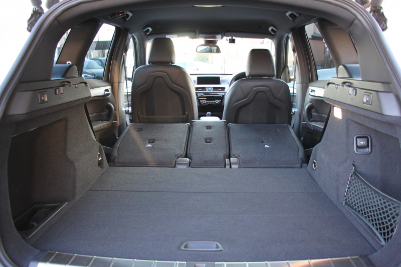 BMW X1 Xdrive18d Mｽﾎﾟｰﾂ ﾊｲﾗｲﾝ ｺﾝﾌｫｰﾄP 4WD 変更後 ﾀｯﾁﾊﾟﾈﾙ対応HDDﾅﾋﾞﾋｰﾀｰ黒革 電動ｼｰﾄ&ﾒﾓﾘｰ 追従ACC HUD Pｱｼｽﾄ Bｶﾒﾗ 電動ﾄﾗﾝｸ 衝突軽減ﾌﾞﾚｰｷ 車線逸脱警告 歩行者警告 LEDﾍｯﾄﾞﾗｲﾄ 2年保証