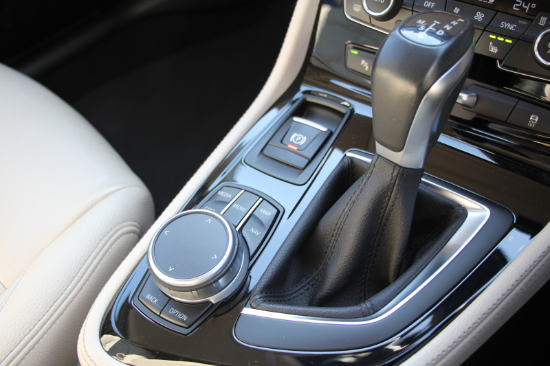 BMW 2シリーズ 218d ｸﾞﾗﾝﾂｱﾗｰ ﾗｸﾞｼﾞｭｱﾘｰ 後期 ﾌｪｲｽﾘﾌﾄ後 3列7人乗り ADｱｸﾃｨﾌﾞｾｰﾌﾃｨ&ｺﾝﾌｫｰﾄP 追従ACC HUD 受注生産OPｵｲｽﾀｰﾚｻﾞｰ 電動ﾄﾗﾝｸ LEDﾍｯﾄﾞﾗｲﾄ ﾒﾓﾘｰ付電動ｼｰﾄ ﾀｯﾁ画面HDDﾅﾋﾞﾊﾟｰｷﾝｸﾞｱｼｽﾄ 2年保証