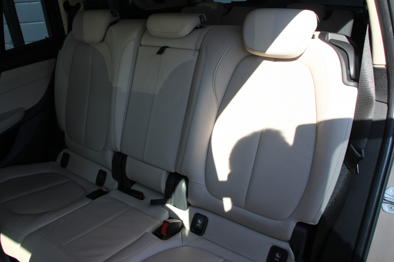 BMW 2シリーズ 218d ｸﾞﾗﾝﾂｱﾗｰ ﾗｸﾞｼﾞｭｱﾘｰ 後期 ﾌｪｲｽﾘﾌﾄ後 3列7人乗り ADｱｸﾃｨﾌﾞｾｰﾌﾃｨ&ｺﾝﾌｫｰﾄP 追従ACC HUD 受注生産OPｵｲｽﾀｰﾚｻﾞｰ 電動ﾄﾗﾝｸ LEDﾍｯﾄﾞﾗｲﾄ ﾒﾓﾘｰ付電動ｼｰﾄ ﾀｯﾁ画面HDDﾅﾋﾞﾊﾟｰｷﾝｸﾞｱｼｽﾄ 2年保証