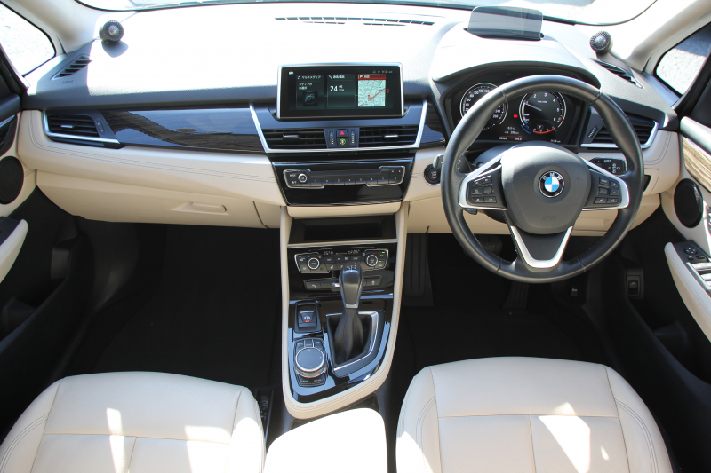 BMW 2シリーズ 218d ｸﾞﾗﾝﾂｱﾗｰ ﾗｸﾞｼﾞｭｱﾘｰ 後期 ﾌｪｲｽﾘﾌﾄ後 3列7人乗り ADｱｸﾃｨﾌﾞｾｰﾌﾃｨ&ｺﾝﾌｫｰﾄP 追従ACC HUD 受注生産OPｵｲｽﾀｰﾚｻﾞｰ 電動ﾄﾗﾝｸ LEDﾍｯﾄﾞﾗｲﾄ ﾒﾓﾘｰ付電動ｼｰﾄ ﾀｯﾁ画面HDDﾅﾋﾞﾊﾟｰｷﾝｸﾞｱｼｽﾄ 2年保証