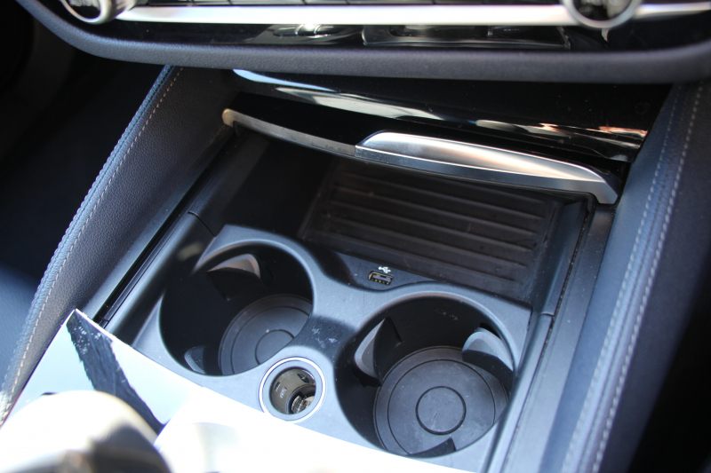 BMW 5シリーズ 530i ｴﾃﾞｨｼｮﾝﾐｯｼｮﾝｲﾝﾎﾟｯｼﾌﾞﾙ 特別仕様車 1ｵｰﾅ 252馬力 ﾅｲﾄﾌﾞﾙｰﾚｻﾞｰ ｱﾀﾞﾌﾟﾃｨﾌﾞｻｽ ﾊｰﾏﾝｶｰﾄﾞﾝ HUD 追従ACC ｽﾃｱﾘﾝｸﾞｻﾎﾟｰﾄ ﾀｯﾁ画面HDDﾅﾋﾞTV LEDﾍｯﾄﾞﾗｲﾄ ｵｰﾄﾊｲﾋﾞｰﾑ 電動ﾄﾗﾝｸ 360度ｶﾒﾗ 全席ﾋｰﾀｰ 専用ﾌﾞﾗｯｸ19AW 2年保証