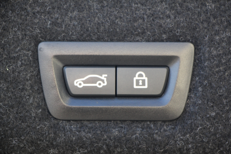 BMW 5シリーズ 530i ｴﾃﾞｨｼｮﾝﾐｯｼｮﾝｲﾝﾎﾟｯｼﾌﾞﾙ 特別仕様車 1ｵｰﾅ 252馬力 ﾅｲﾄﾌﾞﾙｰﾚｻﾞｰ ｱﾀﾞﾌﾟﾃｨﾌﾞｻｽ ﾊｰﾏﾝｶｰﾄﾞﾝ HUD 追従ACC ｽﾃｱﾘﾝｸﾞｻﾎﾟｰﾄ ﾀｯﾁ画面HDDﾅﾋﾞTV LEDﾍｯﾄﾞﾗｲﾄ ｵｰﾄﾊｲﾋﾞｰﾑ 電動ﾄﾗﾝｸ 360度ｶﾒﾗ 全席ﾋｰﾀｰ 専用ﾌﾞﾗｯｸ19AW 2年保証