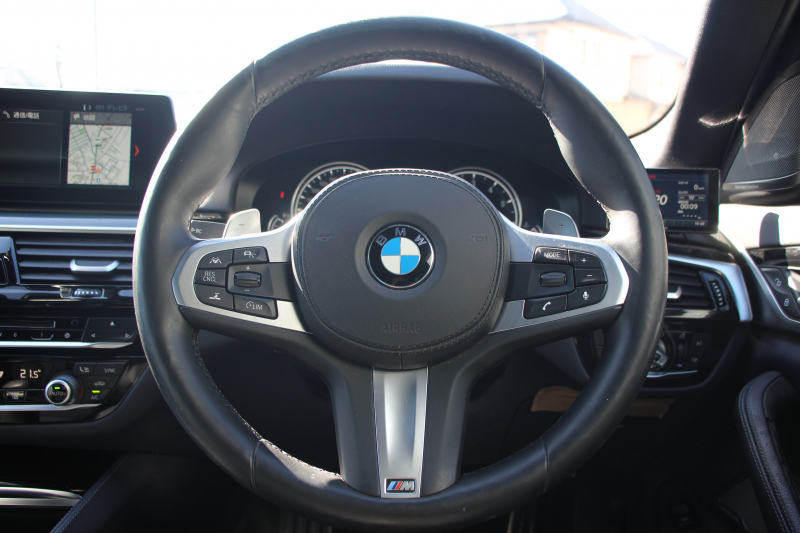 BMW 5シリーズ 530i ｴﾃﾞｨｼｮﾝﾐｯｼｮﾝｲﾝﾎﾟｯｼﾌﾞﾙ 特別仕様車 1ｵｰﾅ 252馬力 ﾅｲﾄﾌﾞﾙｰﾚｻﾞｰ ｱﾀﾞﾌﾟﾃｨﾌﾞｻｽ ﾊｰﾏﾝｶｰﾄﾞﾝ HUD 追従ACC ｽﾃｱﾘﾝｸﾞｻﾎﾟｰﾄ ﾀｯﾁ画面HDDﾅﾋﾞTV LEDﾍｯﾄﾞﾗｲﾄ ｵｰﾄﾊｲﾋﾞｰﾑ 電動ﾄﾗﾝｸ 360度ｶﾒﾗ 全席ﾋｰﾀｰ 専用ﾌﾞﾗｯｸ19AW 2年保証