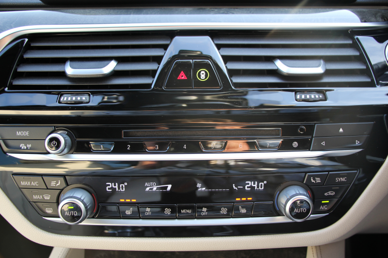 BMW 5シリーズ 530i Mｽﾎﾟｰﾂ 高出力 252馬力 1ｵｰﾅ ｱｲﾎﾞﾘｰﾚｻﾞｰ 全席ﾋｰﾀｰ HUD Mｽﾎﾟｰﾂﾌﾞﾚｰｷ 追従ACC ｽﾃｱﾘﾝｸﾞｻﾎﾟｰﾄ LEDﾍｯﾄﾞﾗｲﾄ ﾊｲﾋﾞｰﾑｱｼｽﾄ ﾀｯﾁ画面HDDﾅﾋﾞTV 360度ｶﾒﾗ Pｱｼｽﾄﾌﾟﾗｽ 電動ﾄﾗﾝｸ 専用ｴｱﾛ ﾊﾟﾄﾞﾙｼﾌﾄ 19AW 2年保証