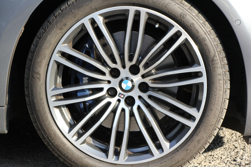 BMW 5シリーズ 530i Mｽﾎﾟｰﾂ 高出力 252馬力 1ｵｰﾅ ｱｲﾎﾞﾘｰﾚｻﾞｰ 全席ﾋｰﾀｰ HUD Mｽﾎﾟｰﾂﾌﾞﾚｰｷ 追従ACC ｽﾃｱﾘﾝｸﾞｻﾎﾟｰﾄ LEDﾍｯﾄﾞﾗｲﾄ ﾊｲﾋﾞｰﾑｱｼｽﾄ ﾀｯﾁ画面HDDﾅﾋﾞTV 360度ｶﾒﾗ Pｱｼｽﾄﾌﾟﾗｽ 電動ﾄﾗﾝｸ 専用ｴｱﾛ ﾊﾟﾄﾞﾙｼﾌﾄ 19AW 2年保証