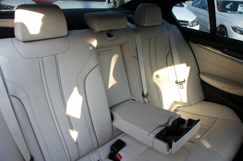 BMW 5シリーズ 530i Mｽﾎﾟｰﾂ 高出力 252馬力 1ｵｰﾅ ｱｲﾎﾞﾘｰﾚｻﾞｰ 全席ﾋｰﾀｰ HUD Mｽﾎﾟｰﾂﾌﾞﾚｰｷ 追従ACC ｽﾃｱﾘﾝｸﾞｻﾎﾟｰﾄ LEDﾍｯﾄﾞﾗｲﾄ ﾊｲﾋﾞｰﾑｱｼｽﾄ ﾀｯﾁ画面HDDﾅﾋﾞTV 360度ｶﾒﾗ Pｱｼｽﾄﾌﾟﾗｽ 電動ﾄﾗﾝｸ 専用ｴｱﾛ ﾊﾟﾄﾞﾙｼﾌﾄ 19AW 2年保証