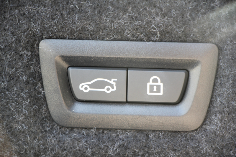 BMW 5シリーズ 530i Mｽﾎﾟｰﾂ 高出力 252馬力 1ｵｰﾅ ｱｲﾎﾞﾘｰﾚｻﾞｰ 全席ﾋｰﾀｰ HUD Mｽﾎﾟｰﾂﾌﾞﾚｰｷ 追従ACC ｽﾃｱﾘﾝｸﾞｻﾎﾟｰﾄ LEDﾍｯﾄﾞﾗｲﾄ ﾊｲﾋﾞｰﾑｱｼｽﾄ ﾀｯﾁ画面HDDﾅﾋﾞTV 360度ｶﾒﾗ Pｱｼｽﾄﾌﾟﾗｽ 電動ﾄﾗﾝｸ 専用ｴｱﾛ ﾊﾟﾄﾞﾙｼﾌﾄ 19AW 2年保証