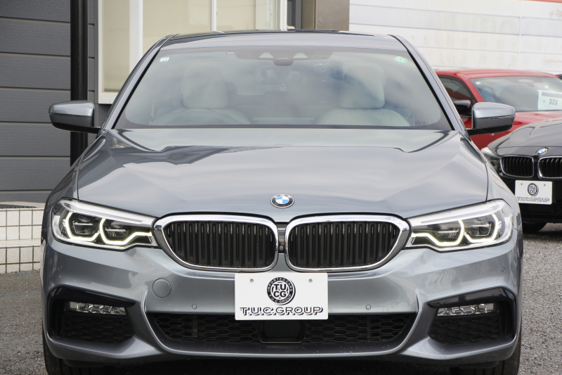 BMW 5シリーズ 530i Mｽﾎﾟｰﾂ 高出力 252馬力 1ｵｰﾅ ｱｲﾎﾞﾘｰﾚｻﾞｰ 全席ﾋｰﾀｰ HUD Mｽﾎﾟｰﾂﾌﾞﾚｰｷ 追従ACC ｽﾃｱﾘﾝｸﾞｻﾎﾟｰﾄ LEDﾍｯﾄﾞﾗｲﾄ ﾊｲﾋﾞｰﾑｱｼｽﾄ ﾀｯﾁ画面HDDﾅﾋﾞTV 360度ｶﾒﾗ Pｱｼｽﾄﾌﾟﾗｽ 電動ﾄﾗﾝｸ 専用ｴｱﾛ ﾊﾟﾄﾞﾙｼﾌﾄ 19AW 2年保証
