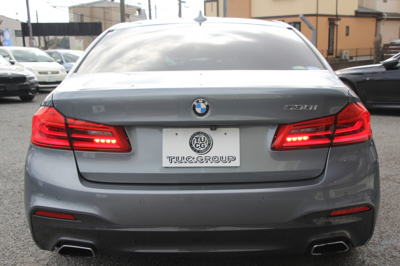 BMW 5シリーズ 530i Mｽﾎﾟｰﾂ 高出力 252馬力 1ｵｰﾅ ｱｲﾎﾞﾘｰﾚｻﾞｰ 全席ﾋｰﾀｰ HUD Mｽﾎﾟｰﾂﾌﾞﾚｰｷ 追従ACC ｽﾃｱﾘﾝｸﾞｻﾎﾟｰﾄ LEDﾍｯﾄﾞﾗｲﾄ ﾊｲﾋﾞｰﾑｱｼｽﾄ ﾀｯﾁ画面HDDﾅﾋﾞTV 360度ｶﾒﾗ Pｱｼｽﾄﾌﾟﾗｽ 電動ﾄﾗﾝｸ 専用ｴｱﾛ ﾊﾟﾄﾞﾙｼﾌﾄ 19AW 2年保証