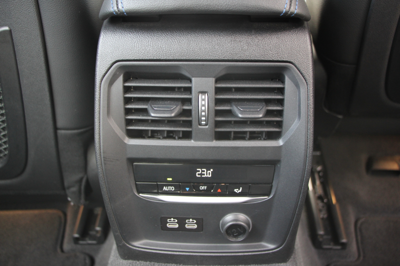 BMW 3シリーズ 320i Mｽﾎﾟｰﾂ ﾃﾞﾋﾞｭｰP ｺﾝﾌｫｰﾄP ﾋｰﾀｰ黒革 ﾌﾞﾙｰｽﾃｯﾁ  HUD 19AW 追従ACC ｽﾃｱﾘﾝｸﾞｻﾎﾟｰﾄ LEDﾍｯﾄﾞﾗｲﾄ ｵｰﾄﾊｲﾋﾞｰﾑ 電動ﾄﾗﾝｸ ｱｯﾌﾟﾙｶｰﾌﾟﾚｲ ﾀｯﾁ画面HDDﾅﾋﾞﾜｲﾔﾚｽ充電 Hi-fiｽﾋﾟｰｶｰ Pｱｼｽﾄ 専用ｴｱﾛ 2年保証