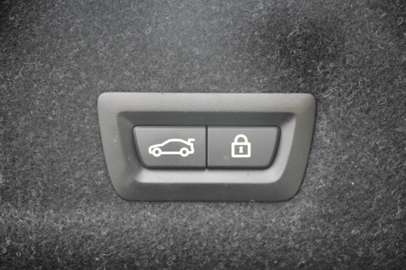 BMW 3シリーズ 320i Mｽﾎﾟｰﾂ ﾃﾞﾋﾞｭｰP ｺﾝﾌｫｰﾄP ﾋｰﾀｰ黒革 ﾌﾞﾙｰｽﾃｯﾁ  HUD 19AW 追従ACC ｽﾃｱﾘﾝｸﾞｻﾎﾟｰﾄ LEDﾍｯﾄﾞﾗｲﾄ ｵｰﾄﾊｲﾋﾞｰﾑ 電動ﾄﾗﾝｸ ｱｯﾌﾟﾙｶｰﾌﾟﾚｲ ﾀｯﾁ画面HDDﾅﾋﾞﾜｲﾔﾚｽ充電 Hi-fiｽﾋﾟｰｶｰ Pｱｼｽﾄ 専用ｴｱﾛ 2年保証