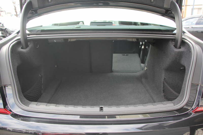 BMW 3シリーズ 320i Mｽﾎﾟｰﾂ ﾃﾞﾋﾞｭｰP ｺﾝﾌｫｰﾄP ﾋｰﾀｰ黒革 ﾌﾞﾙｰｽﾃｯﾁ  HUD 19AW 追従ACC ｽﾃｱﾘﾝｸﾞｻﾎﾟｰﾄ LEDﾍｯﾄﾞﾗｲﾄ ｵｰﾄﾊｲﾋﾞｰﾑ 電動ﾄﾗﾝｸ ｱｯﾌﾟﾙｶｰﾌﾟﾚｲ ﾀｯﾁ画面HDDﾅﾋﾞﾜｲﾔﾚｽ充電 Hi-fiｽﾋﾟｰｶｰ Pｱｼｽﾄ 専用ｴｱﾛ 2年保証