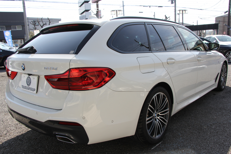 BMW 5シリーズ 523d ﾂｰﾘﾝｸﾞMｽﾎﾟｰﾂ ﾊｲﾗｲﾝ 変更後ﾓﾃﾞﾙ 新液晶ﾒｰﾀｰ 全席ﾋｰﾀｰ黒革 HUD LEDﾍｯﾄﾞﾗｲﾄ 追従ACC ｽﾃｱﾘﾝｸﾞｻﾎﾟｰﾄ ｵｰﾄﾊｲﾋﾞｰﾑ ﾀｯﾁ画面HDDﾅﾋﾞTV 360度ｶﾒﾗ 電動ﾘｱｹﾞｰﾄ 専用ｴｱﾛ 19AW 2年保証