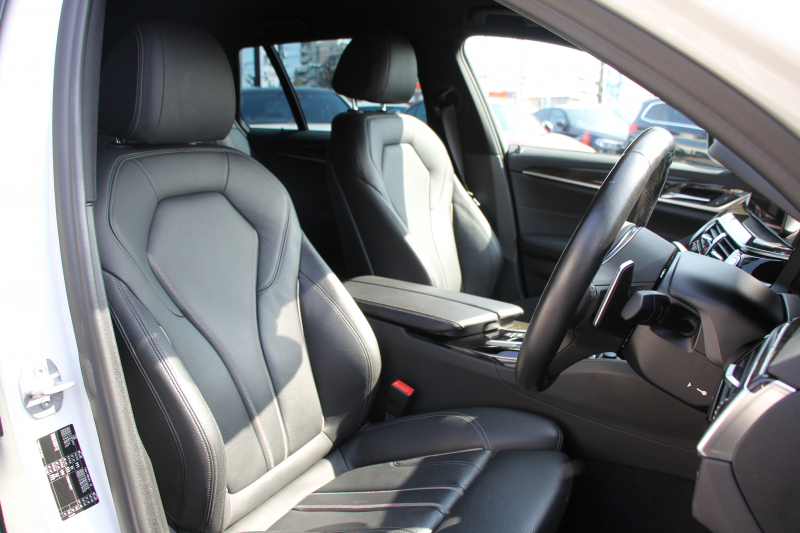 BMW 5シリーズ 523d ﾂｰﾘﾝｸﾞMｽﾎﾟｰﾂ ﾊｲﾗｲﾝ 変更後ﾓﾃﾞﾙ 新液晶ﾒｰﾀｰ 全席ﾋｰﾀｰ黒革 HUD LEDﾍｯﾄﾞﾗｲﾄ 追従ACC ｽﾃｱﾘﾝｸﾞｻﾎﾟｰﾄ ｵｰﾄﾊｲﾋﾞｰﾑ ﾀｯﾁ画面HDDﾅﾋﾞTV 360度ｶﾒﾗ 電動ﾘｱｹﾞｰﾄ 専用ｴｱﾛ 19AW 2年保証