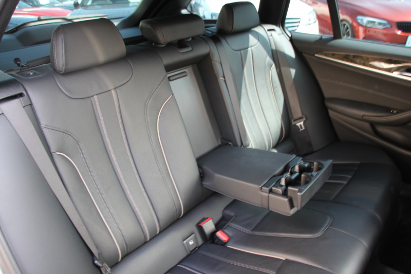 BMW 5シリーズ 523d ﾂｰﾘﾝｸﾞMｽﾎﾟｰﾂ ﾊｲﾗｲﾝ 変更後ﾓﾃﾞﾙ 新液晶ﾒｰﾀｰ 全席ﾋｰﾀｰ黒革 HUD LEDﾍｯﾄﾞﾗｲﾄ 追従ACC ｽﾃｱﾘﾝｸﾞｻﾎﾟｰﾄ ｵｰﾄﾊｲﾋﾞｰﾑ ﾀｯﾁ画面HDDﾅﾋﾞTV 360度ｶﾒﾗ 電動ﾘｱｹﾞｰﾄ 専用ｴｱﾛ 19AW 2年保証