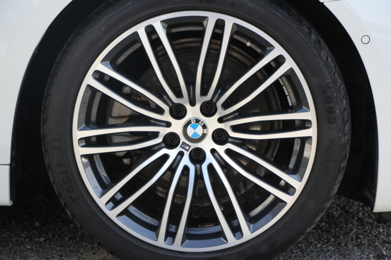 BMW 5シリーズ 523d ﾂｰﾘﾝｸﾞMｽﾎﾟｰﾂ ﾊｲﾗｲﾝ 変更後ﾓﾃﾞﾙ 新液晶ﾒｰﾀｰ 全席ﾋｰﾀｰ黒革 HUD LEDﾍｯﾄﾞﾗｲﾄ 追従ACC ｽﾃｱﾘﾝｸﾞｻﾎﾟｰﾄ ｵｰﾄﾊｲﾋﾞｰﾑ ﾀｯﾁ画面HDDﾅﾋﾞTV 360度ｶﾒﾗ 電動ﾘｱｹﾞｰﾄ 専用ｴｱﾛ 19AW 2年保証