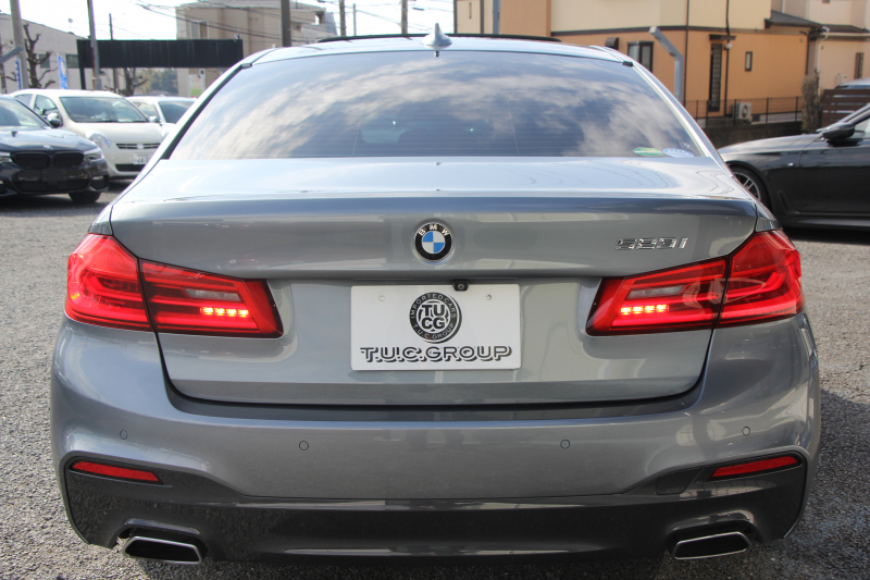 BMW 5シリーズ 523i Mｽﾎﾟｰﾂ ﾊｲﾗｲﾝ ｻﾝﾙｰﾌ 全席ﾋｰﾀｰ黒革 HUD ｼﾞｪｽﾁｬｰｺﾝﾄﾛｰﾙ ﾜｲﾔﾚｽ充電 追従ACC ｽﾃｱﾘﾝｸﾞｻﾎﾟｰﾄ ﾀｯﾁ画面HDDﾅﾋﾞTV LEDﾍｯﾄﾞﾗｲﾄ ｵｰﾄﾊｲﾋﾞｰﾑ 360度ｶﾒﾗ 19AW 電動ﾄﾗﾝｸ 専用ｴｱﾛ ﾊﾟﾄﾞﾙｼﾌﾄ 2年保証