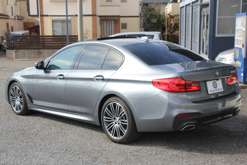 BMW 5シリーズ 523i Mｽﾎﾟｰﾂ ﾊｲﾗｲﾝ ｻﾝﾙｰﾌ 全席ﾋｰﾀｰ黒革 HUD ｼﾞｪｽﾁｬｰｺﾝﾄﾛｰﾙ ﾜｲﾔﾚｽ充電 追従ACC ｽﾃｱﾘﾝｸﾞｻﾎﾟｰﾄ ﾀｯﾁ画面HDDﾅﾋﾞTV LEDﾍｯﾄﾞﾗｲﾄ ｵｰﾄﾊｲﾋﾞｰﾑ 360度ｶﾒﾗ 19AW 電動ﾄﾗﾝｸ 専用ｴｱﾛ ﾊﾟﾄﾞﾙｼﾌﾄ 2年保証