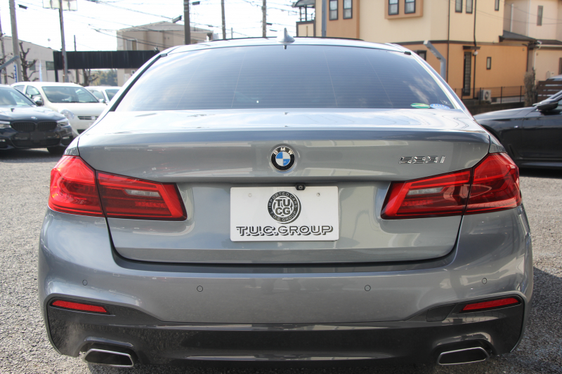 BMW 5シリーズ 523i Mｽﾎﾟｰﾂ ﾊｲﾗｲﾝ ｻﾝﾙｰﾌ 全席ﾋｰﾀｰ黒革 HUD ｼﾞｪｽﾁｬｰｺﾝﾄﾛｰﾙ ﾜｲﾔﾚｽ充電 追従ACC ｽﾃｱﾘﾝｸﾞｻﾎﾟｰﾄ ﾀｯﾁ画面HDDﾅﾋﾞTV LEDﾍｯﾄﾞﾗｲﾄ ｵｰﾄﾊｲﾋﾞｰﾑ 360度ｶﾒﾗ 19AW 電動ﾄﾗﾝｸ 専用ｴｱﾛ ﾊﾟﾄﾞﾙｼﾌﾄ 2年保証