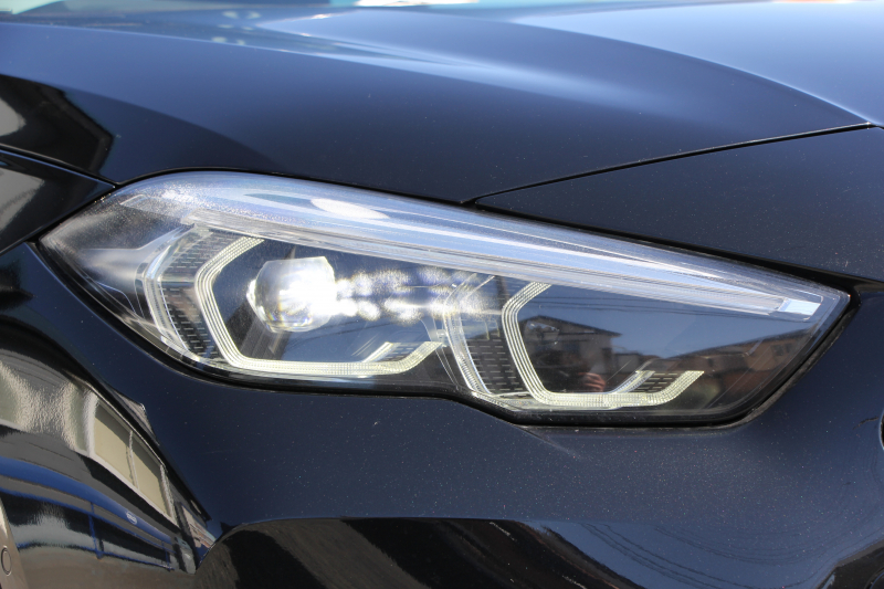 BMW 2シリーズ M235i Xdrive ｸﾞﾗﾝｸｰﾍﾟﾃﾞﾋﾞｭｰ&ｾﾚｸﾄP 306馬力 4WD ｼｰﾄﾋｰﾀｰ Mｽﾎﾟｰﾂｼｰﾄ Mｼｰﾄﾍﾞﾙﾄ ｱﾀﾞﾌﾟﾃｨﾌﾞｻｽ 追従ACC LEDﾍｯﾄﾞﾗｲﾄ 専用18AW Mspﾌﾞﾚｰｷ Applecarplay ﾀｯﾁ画面HDDﾅﾋﾞPｱｼｽﾄ ﾜｲﾔﾚｽ充電 2年保証