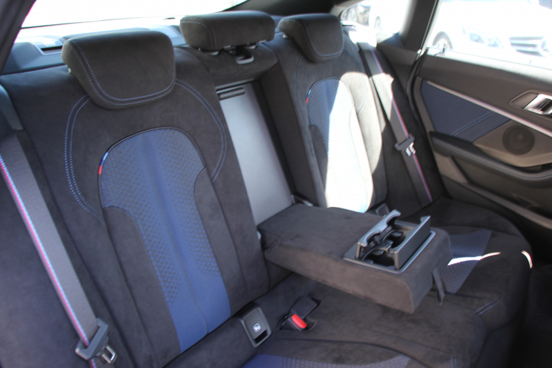 BMW 2シリーズ M235i Xdrive ｸﾞﾗﾝｸｰﾍﾟﾃﾞﾋﾞｭｰ&ｾﾚｸﾄP 306馬力 4WD ｼｰﾄﾋｰﾀｰ Mｽﾎﾟｰﾂｼｰﾄ Mｼｰﾄﾍﾞﾙﾄ ｱﾀﾞﾌﾟﾃｨﾌﾞｻｽ 追従ACC LEDﾍｯﾄﾞﾗｲﾄ 専用18AW Mspﾌﾞﾚｰｷ Applecarplay ﾀｯﾁ画面HDDﾅﾋﾞPｱｼｽﾄ ﾜｲﾔﾚｽ充電 2年保証