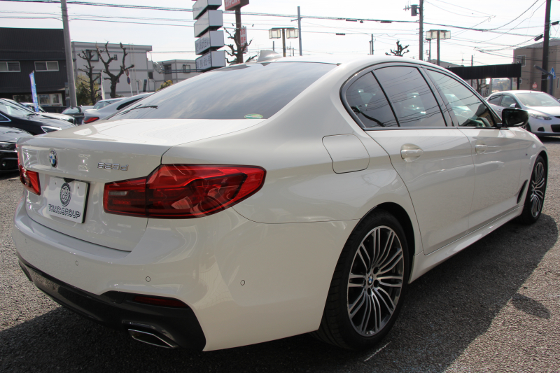 BMW 5シリーズ 523d Mｽﾎﾟｰﾂ ﾊｲﾗｲﾝ 変更後ﾓﾃﾞﾙ 新液晶ﾒｰﾀｰ 全席ﾋｰﾀｰ黒革 HUD LEDﾍｯﾄﾞﾗｲﾄ 追従ACC ｽﾃｱﾘﾝｸﾞｻﾎﾟｰﾄ ｵｰﾄﾊｲﾋﾞｰﾑ ﾀｯﾁ画面HDDﾅﾋﾞﾌﾙｾｸﾞTV 360度ｶﾒﾗ 電動ﾄﾗﾝｸ 専用ｴｱﾛ 19AW ﾊﾟﾄﾞﾙｼﾌﾄ ｱﾝﾋﾞｴﾝﾄﾗｲﾄ 2年保証