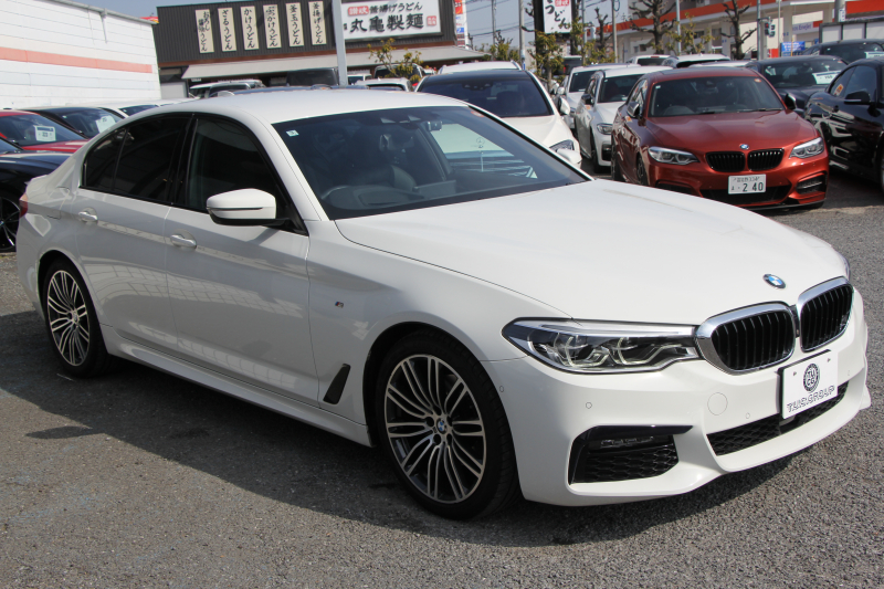 BMW 5シリーズ 523d Mｽﾎﾟｰﾂ ﾊｲﾗｲﾝ 変更後ﾓﾃﾞﾙ 新液晶ﾒｰﾀｰ 全席ﾋｰﾀｰ黒革 HUD LEDﾍｯﾄﾞﾗｲﾄ 追従ACC ｽﾃｱﾘﾝｸﾞｻﾎﾟｰﾄ ｵｰﾄﾊｲﾋﾞｰﾑ ﾀｯﾁ画面HDDﾅﾋﾞﾌﾙｾｸﾞTV 360度ｶﾒﾗ 電動ﾄﾗﾝｸ 専用ｴｱﾛ 19AW ﾊﾟﾄﾞﾙｼﾌﾄ ｱﾝﾋﾞｴﾝﾄﾗｲﾄ 2年保証