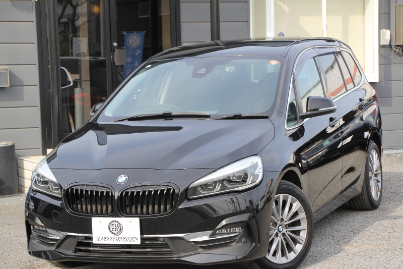 BMW 2シリーズ 218d ｸﾞﾗﾝﾂｱﾗｰ ﾗｸﾞｼﾞｭｱﾘｰ 後期 ﾌｪｲｽﾘﾌﾄ後 3列7人乗 1ｵｰﾅ ADｱｸﾃｨﾌﾞｾｰﾌﾃｨ&ｺﾝﾌｫｰﾄP 追従ACC HUD ﾋｰﾀｰ黒革 電動ﾄﾗﾝｸ ﾌﾘｯﾌﾟﾀﾞｳﾝﾓﾆﾀｰ ﾌﾙｾｸﾞTV LEDﾍｯﾄﾞﾗｲﾄ ﾀｯﾁ画面HDDﾅﾋﾞﾊﾟｰｷﾝｸﾞｱｼｽﾄ 2年保証